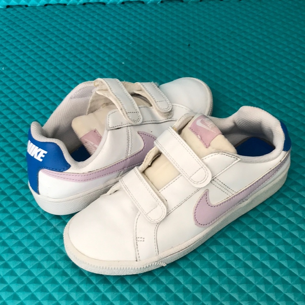 NIKE Court Royale (Psv), Girls Low Top Leather White Sneakers | 3